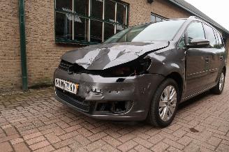 danneggiata veicoli commerciali Volkswagen Touran 1.6 TDi Comfortline BlueMotion 2014/2