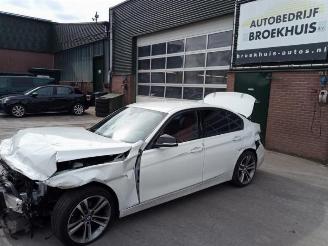 Damaged car BMW 3-serie 3 serie (F30), Sedan, 2011 / 2018 320i 2.0 16V 2018/1