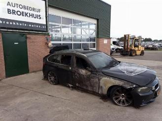 uszkodzony samochody osobowe BMW 3-serie 3 serie Touring (F31), Combi, 2012 / 2019 320d 2.0 16V EfficientDynamicsEdition 2014/2