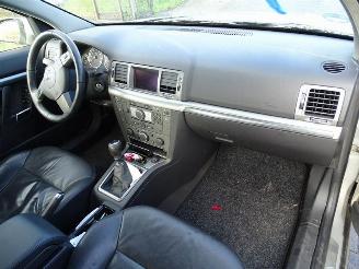 Opel Vectra 2.2 DIG picture 5