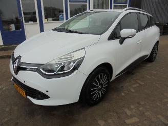 Salvage car Renault Clio Estate0.9 TCE Expression 2014/11