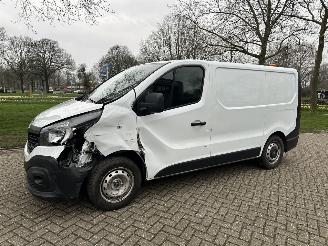 Vaurioauto  passenger cars Renault Trafic 1.6 dci t29 l1 2019/6