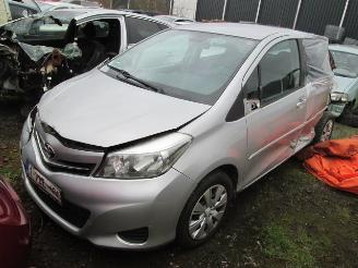 uszkodzony samochody osobowe Toyota Yaris 1,3 Lounge 2012/3