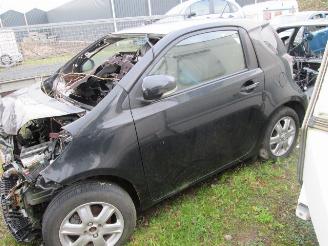 uszkodzony samochody osobowe Toyota iQ  2011/1
