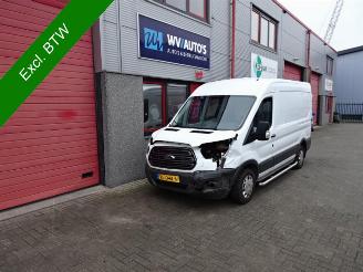 Schadeauto Ford Transit 310 2.2 TDCI L2H2 Trend 3 zits airco 2015/1