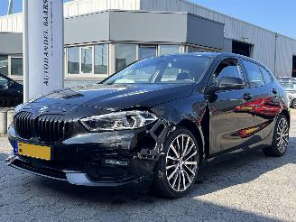 Vaurioauto  passenger cars BMW 1-serie 118i Introduction Edition AUTOMAAT 2022/12