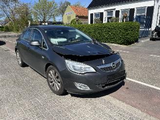 skadebil auto Opel Astra 1.6 Turbo 2011/6