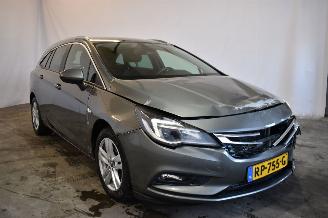 Voiture accidenté Opel Astra SPORTS TOURER 1.6 CDTI 2018/1