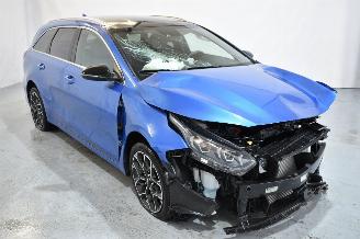 Damaged car Kia Ceed Sportswagon 2022/10