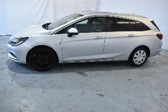 Opel Astra SPORTS TOURER picture 4