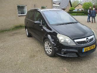 Voiture accidenté Opel Zafira 1.6 Essentia 7 Persoons 2005/11