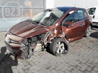 skadebil auto Hyundai I-30 i30 (GDHB5), Hatchback, 2011 1.6 CRDi 16V VGT 2012