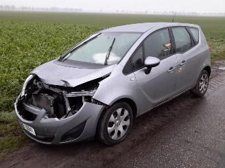 damaged passenger cars Opel Meriva B 1.4 16v 2011/4