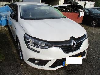 Voiture accidenté Renault Mégane  2019/1