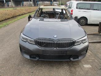 uszkodzony samochody osobowe BMW 3-serie 330 E 2022/1