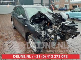 damaged passenger cars Kia Cee d Ceed Sportswagon (CDF), Combi, 2018 1.4i 16V 2019/1