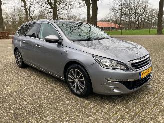 Coche accidentado Peugeot 308 1.2 Automaat Style 2015/10