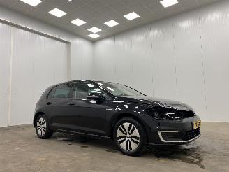 Vrakbiler auto Volkswagen e-Golf DSG 100kw 5-drs Navi Clima 2019/7