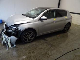 uszkodzony samochody osobowe Peugeot 308 1.2 THP 2014/9