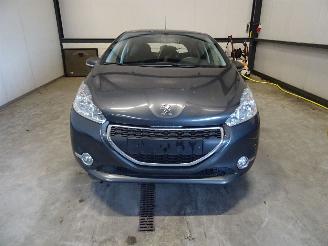 disassembly commercial vehicles Peugeot 208 1.2 VTI 2014/6