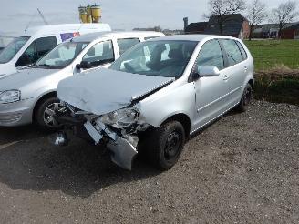 Salvage car Volkswagen Polo 9n3 1.4 16v 2007/1