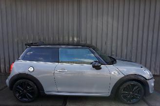 Salvage car Mini Cooper S 2.0 141kW Clima Stoelverwarming Automaat Serious Business 2017/12