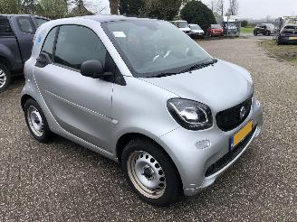 Damaged car Smart Fortwo EQ FOUR TWO COUPE EQ ESSENTIAL  18 KWH 2020/7