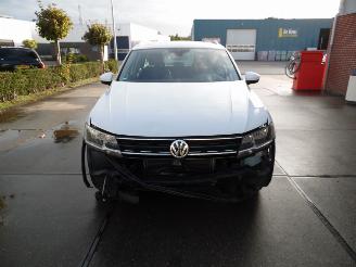 krockskadad bil auto Volkswagen Tiguan  2019/3