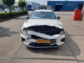 Damaged car Volvo V-60 V60 II (ZW), Combi, 2018 2.0 T4 16V 2020/1
