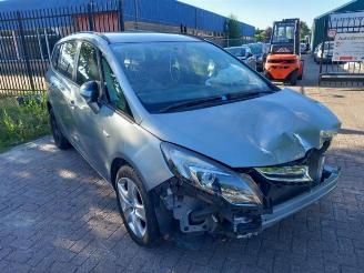 škoda koloběžky Opel Zafira  2014/10