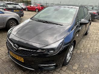 Unfall Kfz Van Opel Astra 1.2 Edition   HB 2021/4