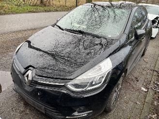 krockskadad bil auto Renault Clio 0.9 TCE   5 Drs 2019/5