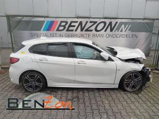 Vrakbiler auto BMW 1-serie 1 serie (F40), Hatchback, 2019 118i 1.5 TwinPower 12V 2022/7