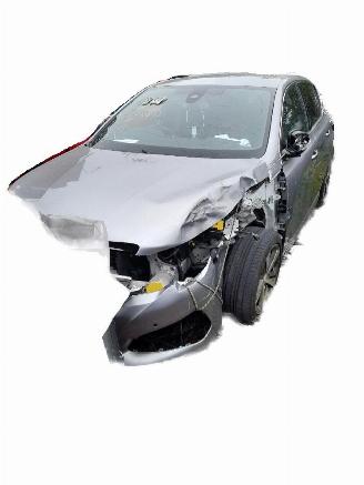 uszkodzony samochody osobowe Peugeot 308 GT Line 2020/1
