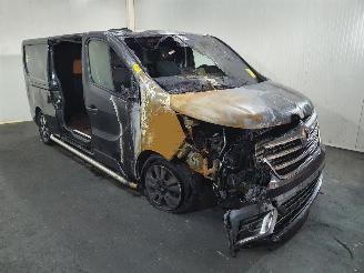 skadebil auto Renault Trafic 2.0 DCI170 t30 L2H1 2022/3
