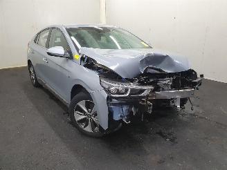 Damaged car Hyundai Ioniq Comfort EV 2018/10