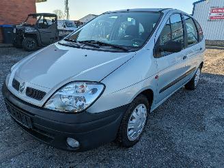 Salvage car Renault Scenic 1.4 16V 2001/12
