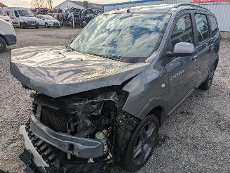 krockskadad bil auto Dacia Lodgy 1.5 DCI 2017/7