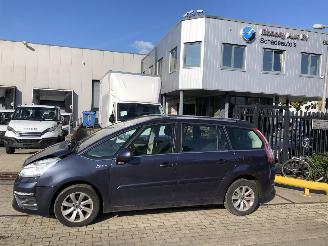Salvage car Citroën Grand C4 Picasso 1.6vti 108000 km 7 persoons 2012/6