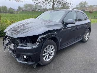 Damaged car Audi Q5 Business Edition 2.0 TDI / Automaat 2020/10