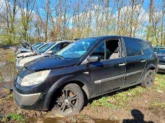 damaged passenger cars Renault Grand-scenic 1.9 dCi Privilège Luxe 2006/1