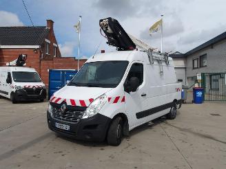 dommages fourgonnettes/vécules utilitaires Renault Master HOOGTEWERKER 2019/7