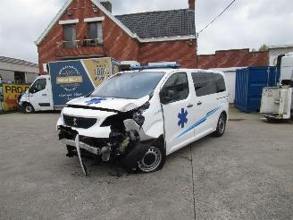 damaged passenger cars Peugeot Expert AMBULANCE 2022/6
