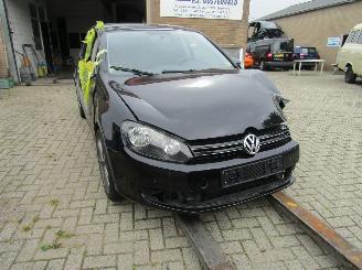 Coche accidentado Volkswagen Golf  2010/1