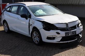 uszkodzony samochody osobowe Opel Astra Astra K Sports Tourer, Combi, 2015 / 2022 1.2 Turbo 12V 2022/1