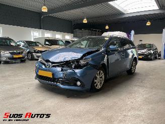 damaged passenger cars Toyota Auris 1.8 Hybrid Dynamic Sports NL NAP! 2017/4