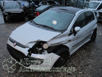 damaged commercial vehicles Fiat Punto Punto Evo (199) Hatchback 1.3 JTD Multijet 85 16V (199.B.4000(Euro 5))=
 [62kW]  (10-2009/02-2012) 2011