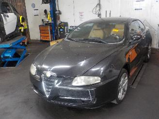 demontáž osobní automobily Alfa Romeo GT GT (937) Coupé 2.0 JTS 16V (937.A.1000) [121kW]  (11-2003/09-2010) 2004
