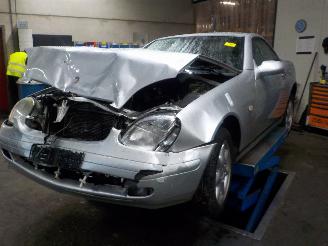 skadebil auto Mercedes SLK SLK (R170) Cabrio 2.0 200 16V (M111.946) [100kW]  (09-1996/03-2000) 1997/11