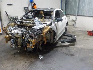 Coche accidentado Mercedes A-klasse A (177.0) Hatchback 2.0 A-250 Turbo 16V (M260.920) [165kW]  (03-2018/1=
2-2025) 2018